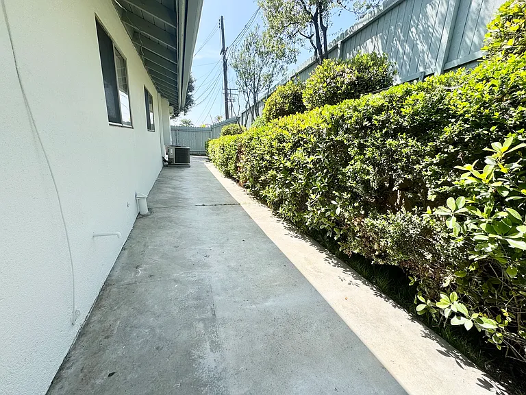 Carhart Gardens — Photo 1
