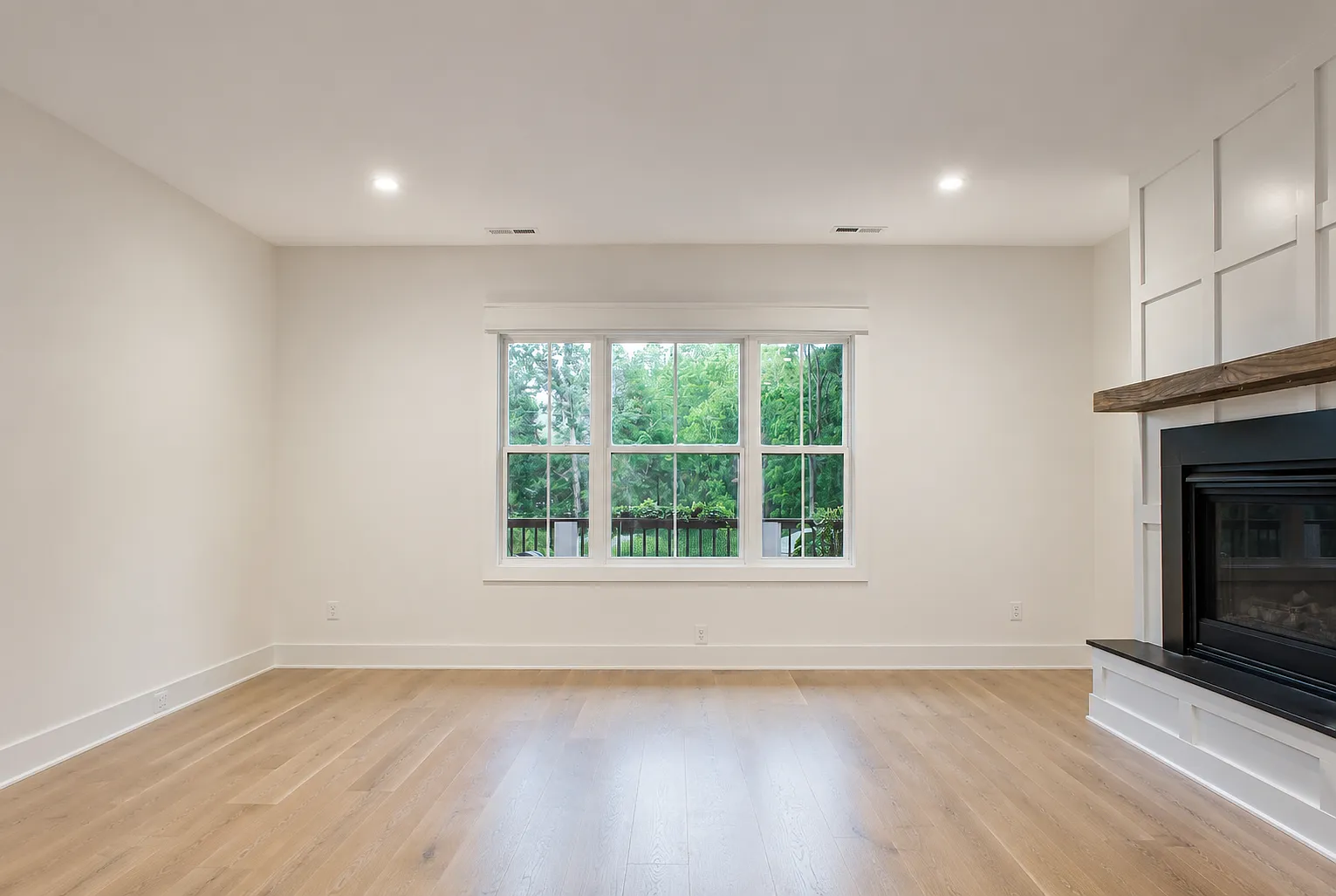 4 bed, 3.5 bath, 2288 sqft, $4,000 — Photo 4