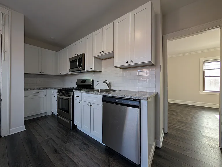 5818 W Berteau Ave #1 — Photo 2