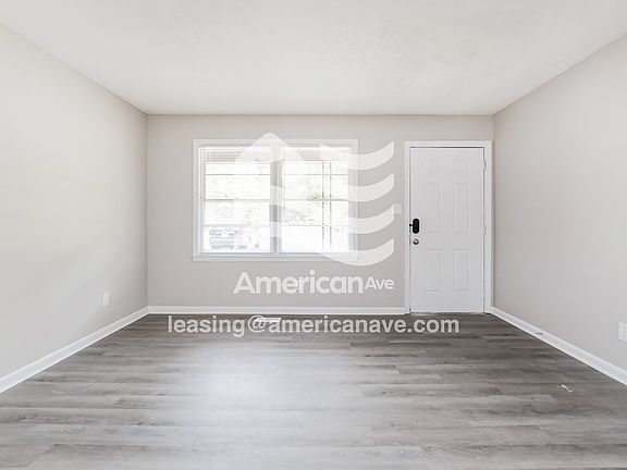 1483817_004_living_room_12693046.jpg