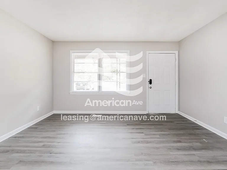 1483817_004_living_room_12693046.jpg