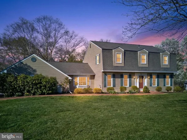 12 Happ Dr, Doylestown, PA 18901