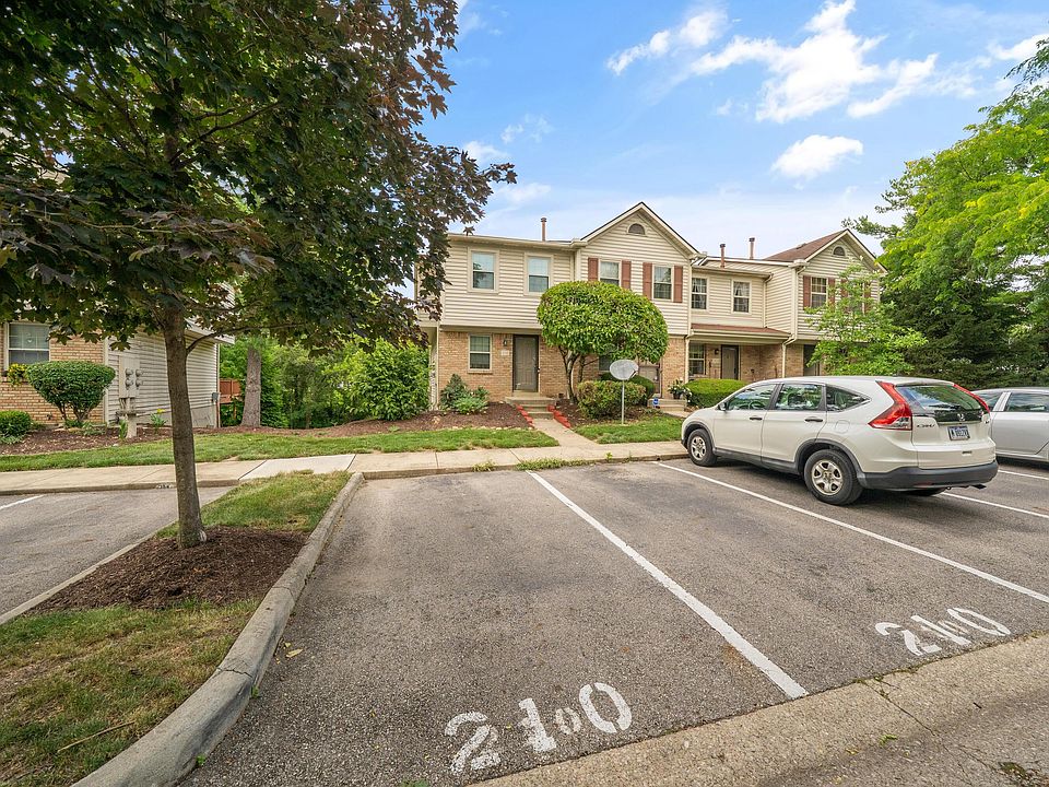 1st image of 210 Foxtrail Ct Unit 210