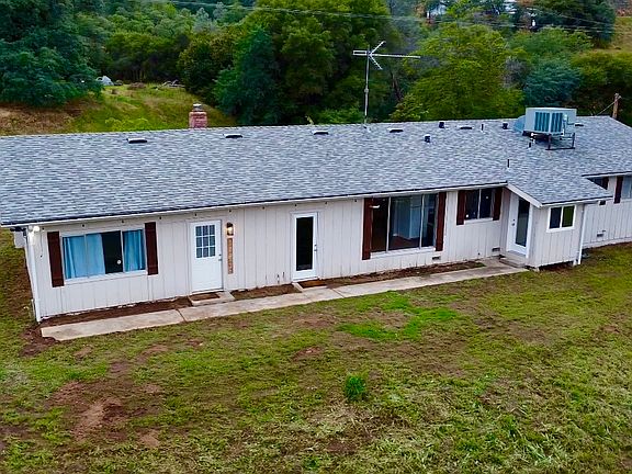 2nd image of 28562 Burrough Valley Rd