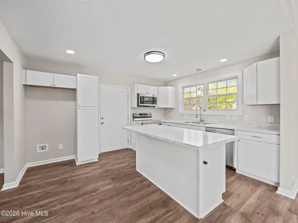404 Maplehurst Drive, Jacksonville, NC 28540