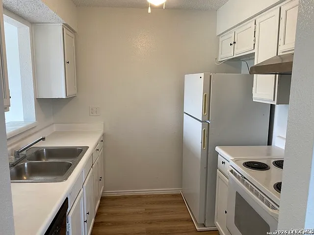 4949 Hamilton Wolfe Rd #5201