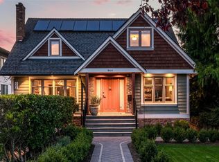 964 Newport Ave, Oak Bay, BC V8S5C9