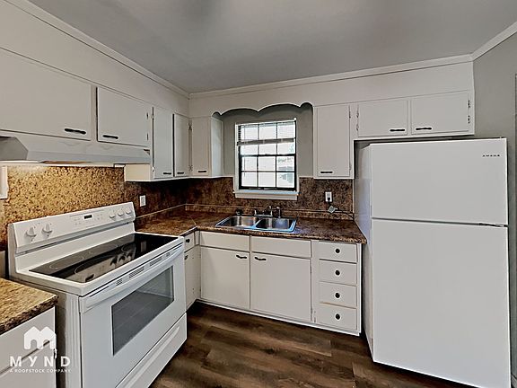 3rd image of 813 Westfield Dr