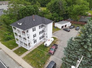 1262 Mendon Rd, Woonsocket, RI 02895