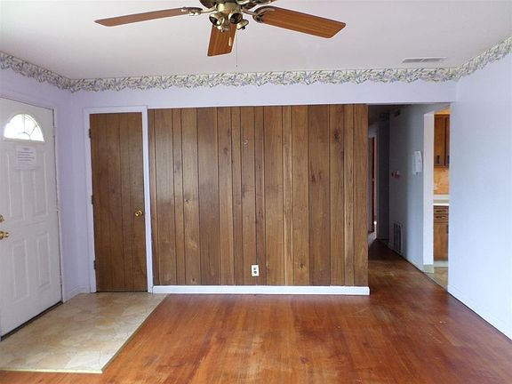 3rd image of 2601 Southdale Dr