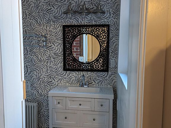 Bathroom vanity