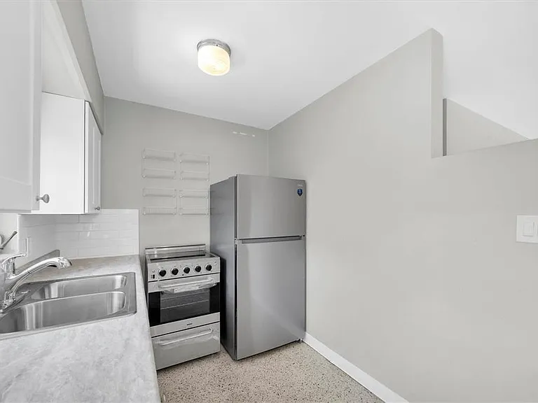 11095 2nd St E #B — Photo 13