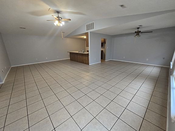 4th image of 18947 Royal Dr
