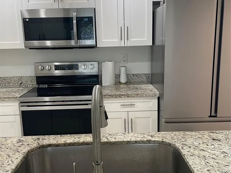 460 W Park Dr #207 — Photo 6