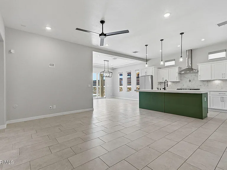 329 Hector Porras Dr — Photo 14