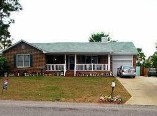 623 Alexwood Dr, Hope Mills, NC 28348