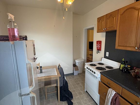3rd image of 60 Walden St APT 1a