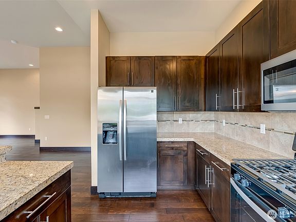 5th image of 4020 NE 3rd Place #B