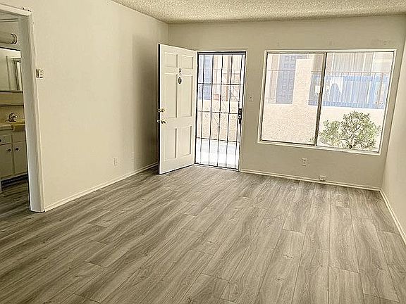 2nd image of 532 Evergreen St #4