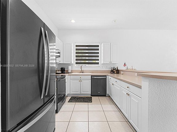 4th image of 15780 SW 141st St
