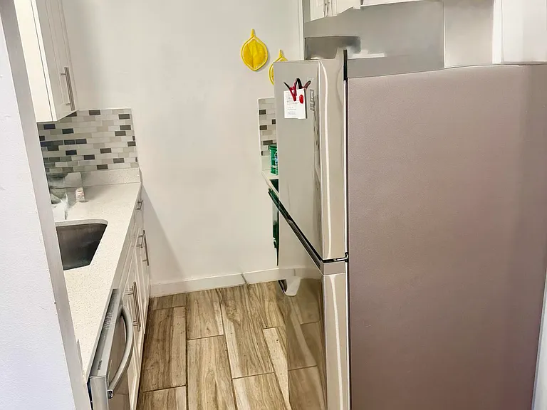 443 Wilder St #1 — Photo 6