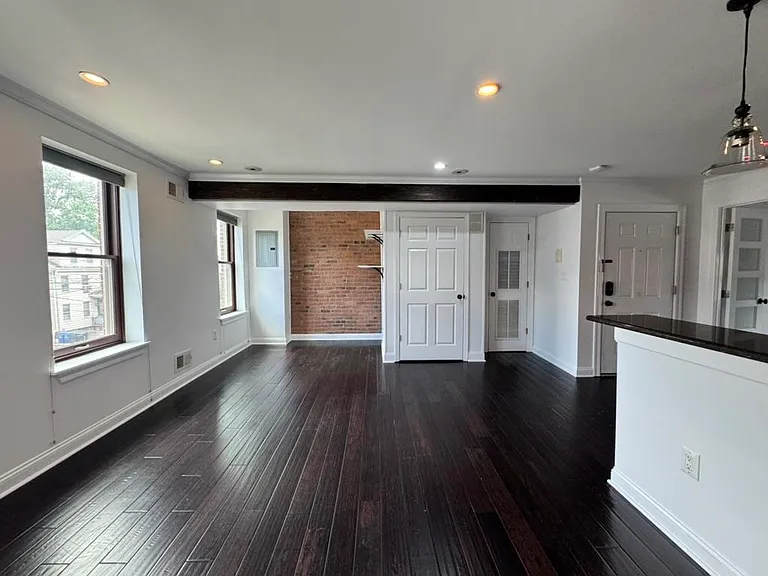 270 3rd St #2 — Photo 3