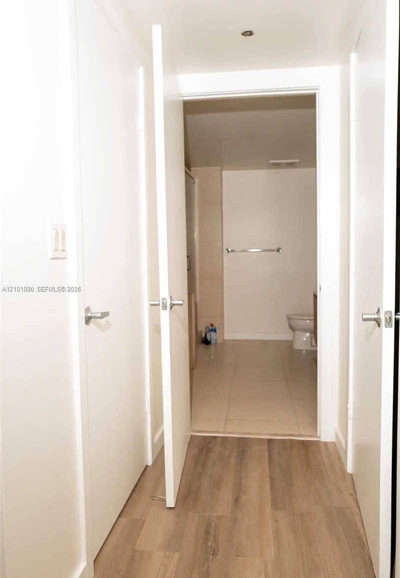 50 Biscayne Condo — Photo 4