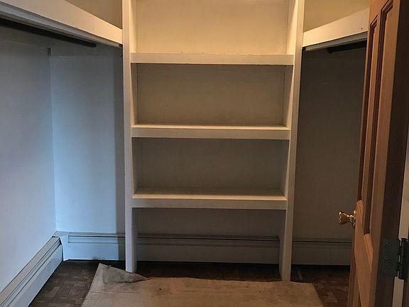 Bedroom Walk in closet