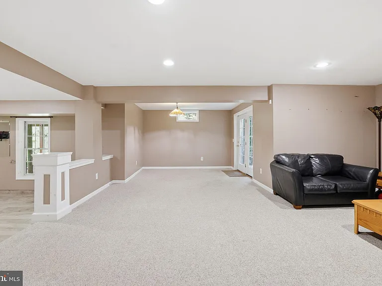 5767 Bush Hill Dr — Photo 56