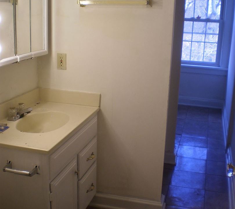 2nd image of 3471 Avalon Rd #3