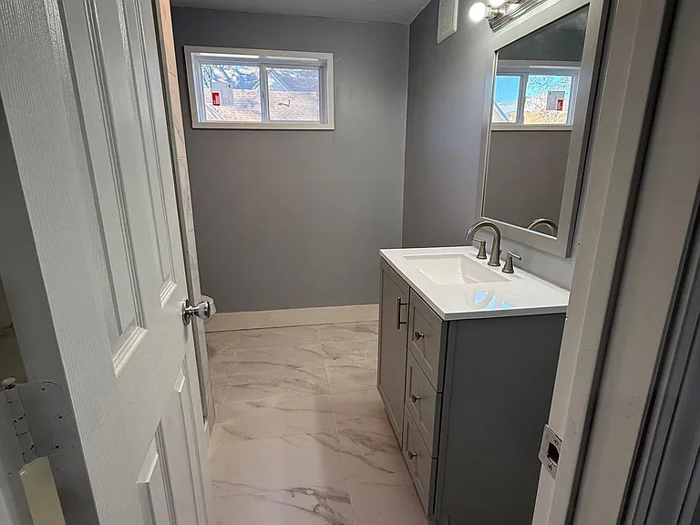 4133 State Line Rd — Photo 2