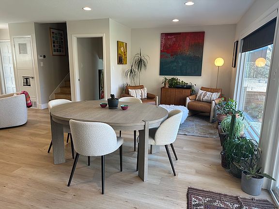 oval dining table and chairs