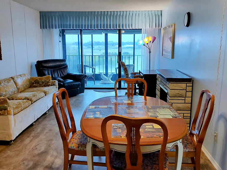 117 Country Club Dr — Photo 2