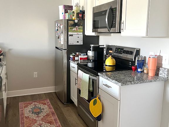 2nd image of 1510 Bainbridge St APT 203