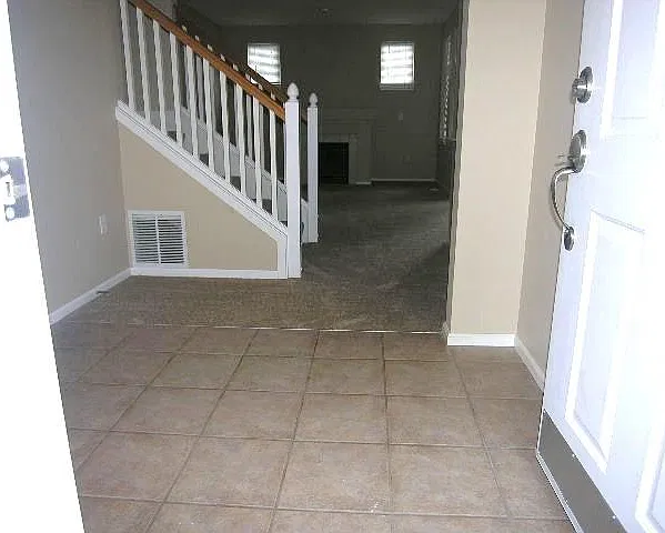 2 bed, 2.5 bath, 1357 sqft, $2,490 — Photo 2