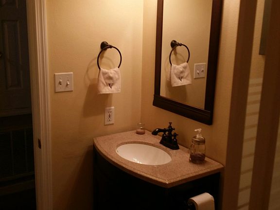 Guest bathroom 
