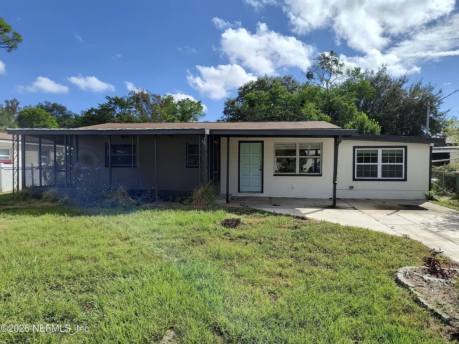 2 bed, 1.0 bath, 1253 sqft, $1,890 — Photo 2