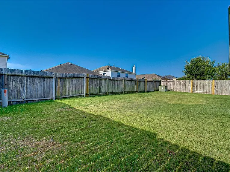 8731 Sunny Gallop Dr — Photo 30