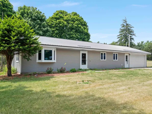 352 N Washington Ave, Fredericksburg, IA 50630