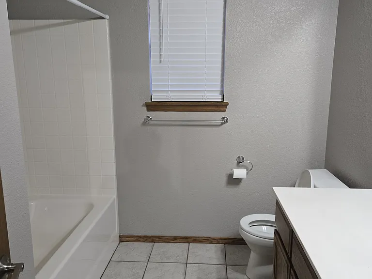 4813 Montclair Dr — Photo 10