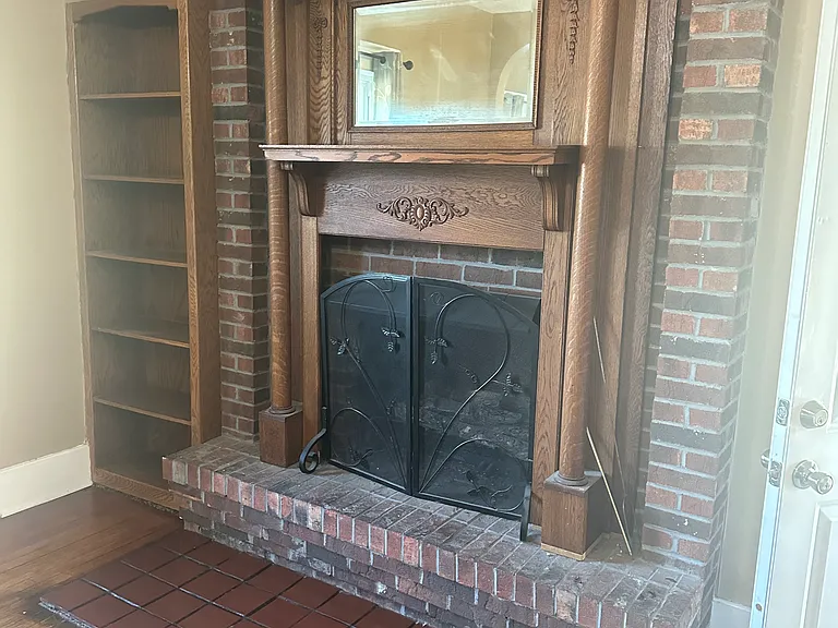 504 E Walnut St — Photo 4