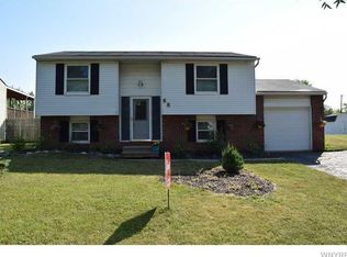 68 Chapel Glen Dr, Hamburg, NY 14075
