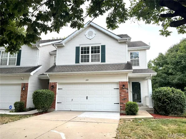 209 Waterside Crossing Ct, Saint Peters, MO 63376