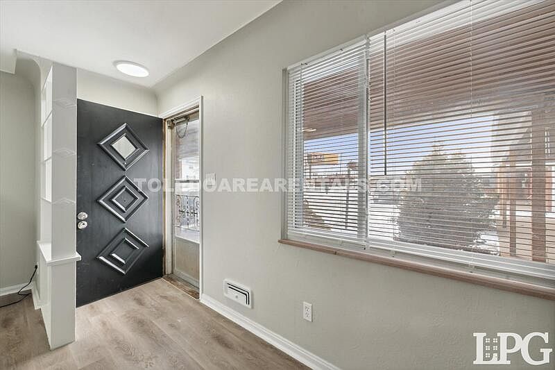 1st image of 4225 Harvest Ln #2
