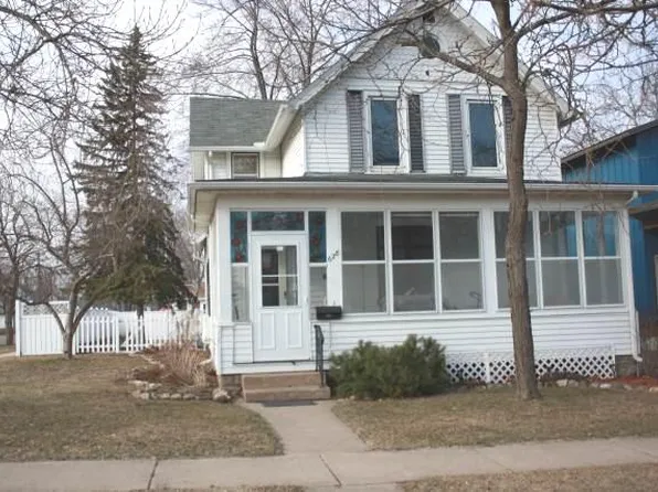 628 10th St W, Winona, MN 55987