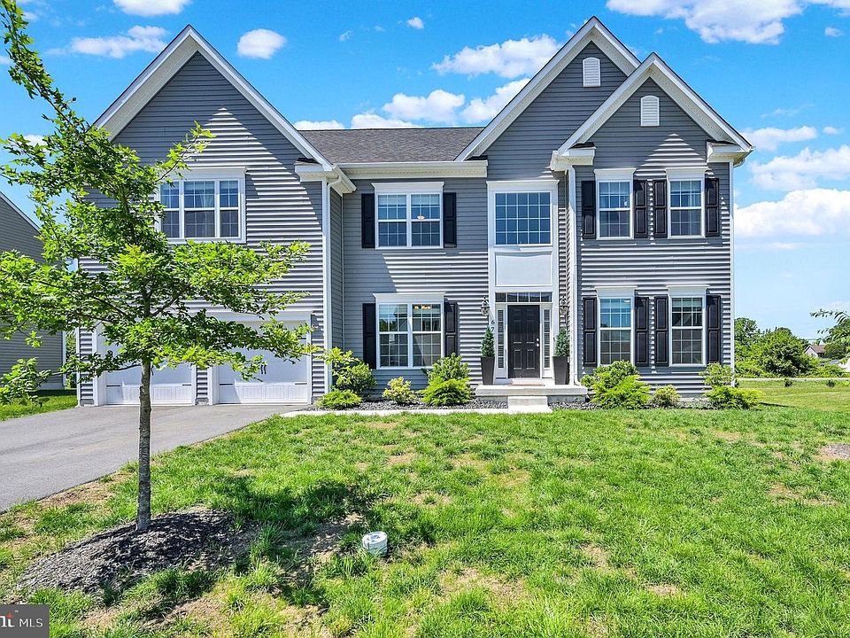 1st image of 67 Wavyleaf Dr