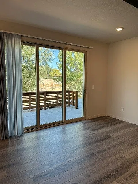 3 bed, 2.5 bath, 1560 sqft, $3,200 — Photo 3
