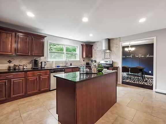 4th image of 230 Chaffin Ridge Trce