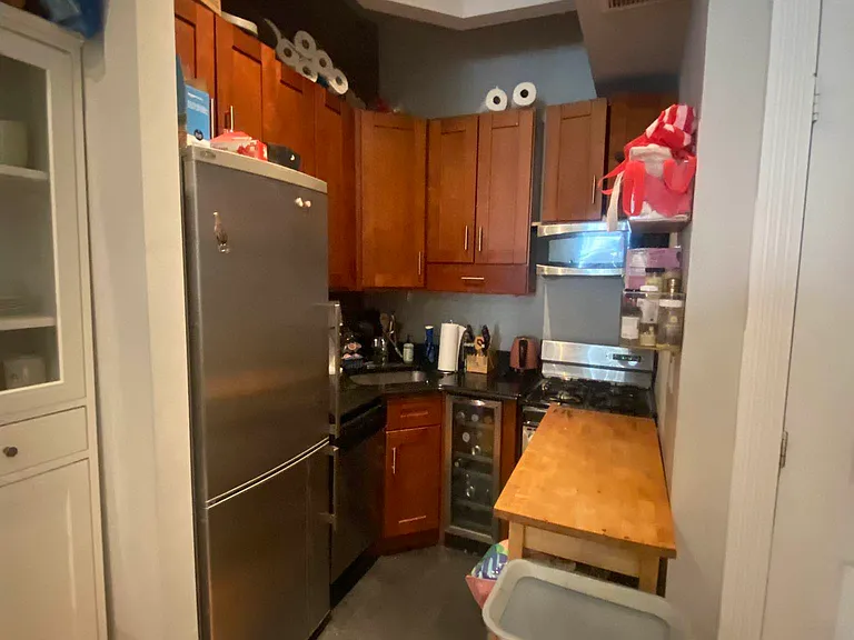 138 E 16th St #4A — Photo 9