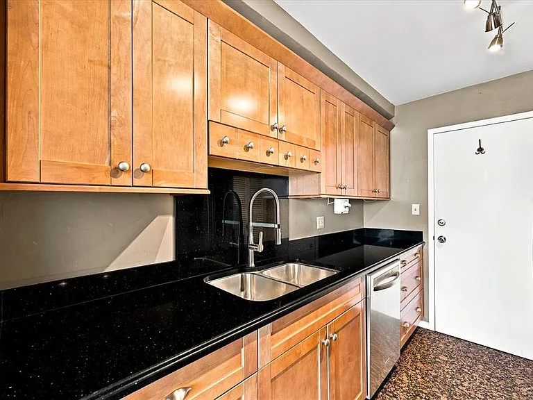 7200 Sunshine Skyway Ln S #6G — Photo 15